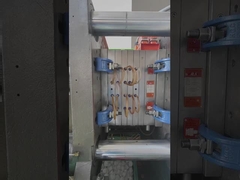 Máquina de moldagem por injecção para fabricação de tampões