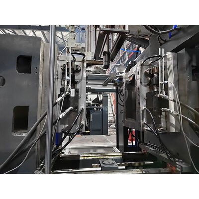 Máquina de moldagem por sopro de extrusão com saída de 130 kg por hora para garrafas empilháveis de 10L, 20L, 25L e 30L, galões de óleo lubrificante e óleo de palma